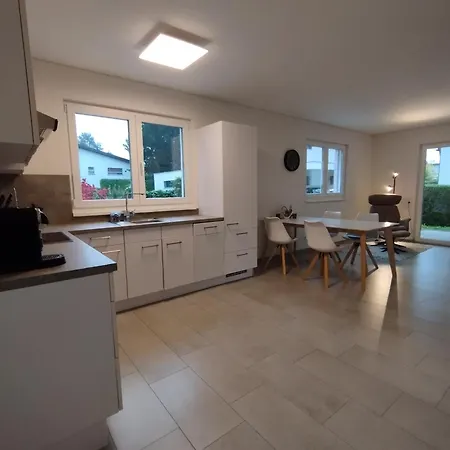 Crown Living Design - Ideal Fuer Feriengaeste Und Geschaeftsreisende, Kostenloser Parkplatz, Wlan, Kueche, Self Check-in Altach
