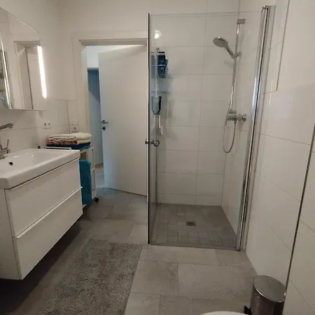 Διαμέρισμα Crown Living Design - Ideal Fuer Feriengaeste Und Geschaeftsreisende, Kostenloser Parkplatz, Wlan, Kueche, Self Check-in Altach