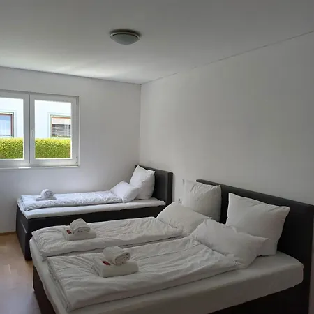Διαμέρισμα Crown Living Design - Ideal Fuer Feriengaeste Und Geschaeftsreisende, Kostenloser Parkplatz, Wlan, Kueche, Self Check-in