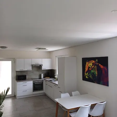 Crown Living Design - Gratis Parkplatz - Wlan - Kueche - Self Check-in Appartement
