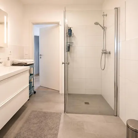 Crown Living Design - Ideal Fuer Feriengaeste Und Geschaeftsreisende, Kostenloser Parkplatz, Wlan, Kueche, Self Check-in * Altach